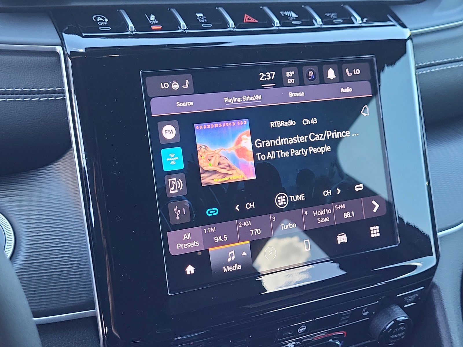 New 2025 Jeep Grand Cherokee L Altitude image 12