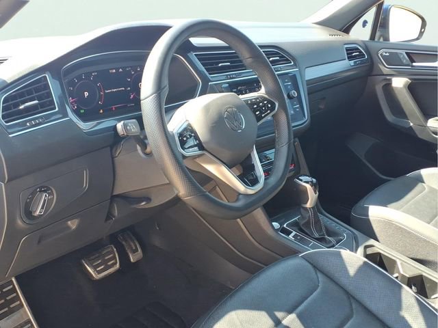 Used 2023 Volkswagen Tiguan SEL R-Line image 6
