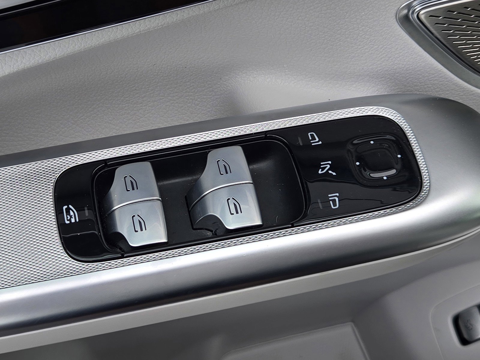 Used 2024 Mercedes-Benz EQE 350+ 4MATIC SUV image 17