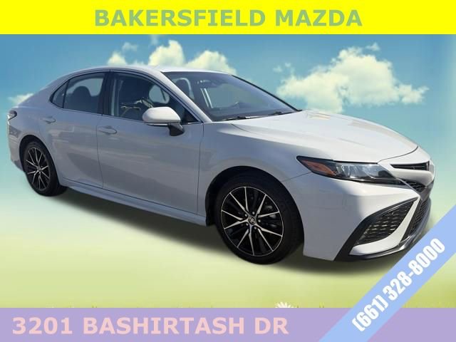 Used 2024 Toyota Camry SE image 7