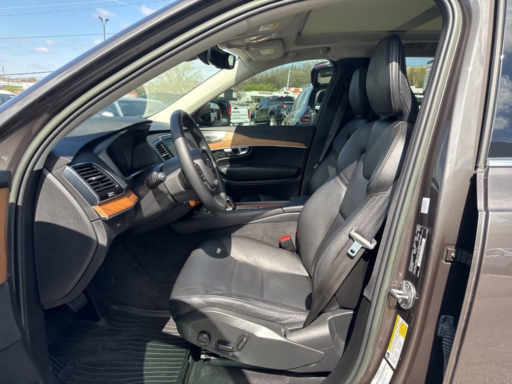 Used 2023 Volvo XC90 B6 Plus w/ Protection Package Premier AWD/4WD image 15