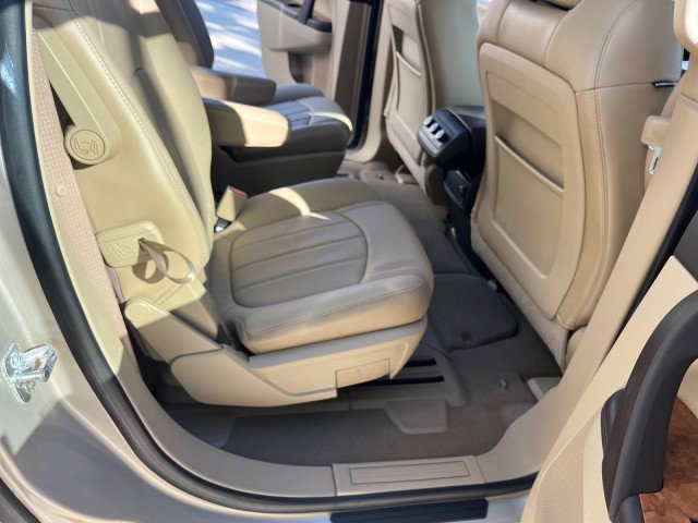 Used 2011 Buick Enclave CXL image 30