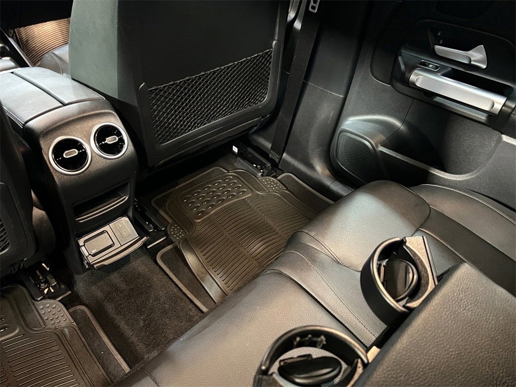 Used 2022 Mercedes-Benz EQB 300 4MATIC image 19