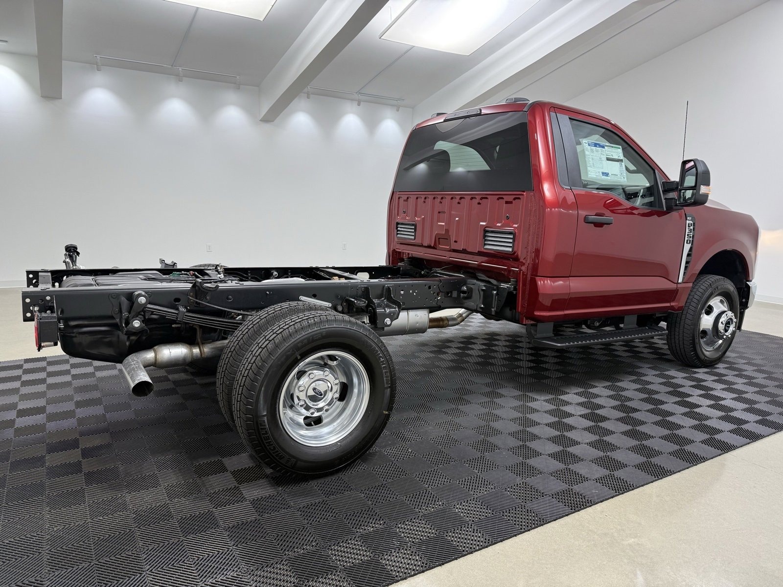 New 2025 Ford F350 XLT w/ XLT Value Package image 7