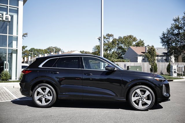 New 2025 Audi Q5 Prestige image 3