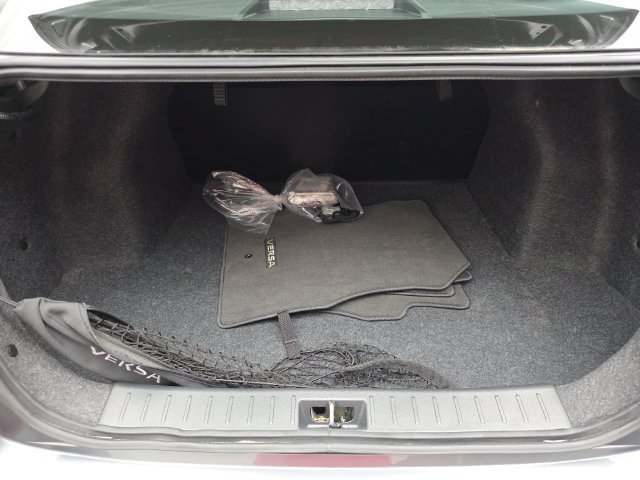 Used 2025 Nissan Versa S w/ Trunk Package FWD image 30