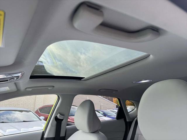 Used 2025 Hyundai Kona Limited image 19