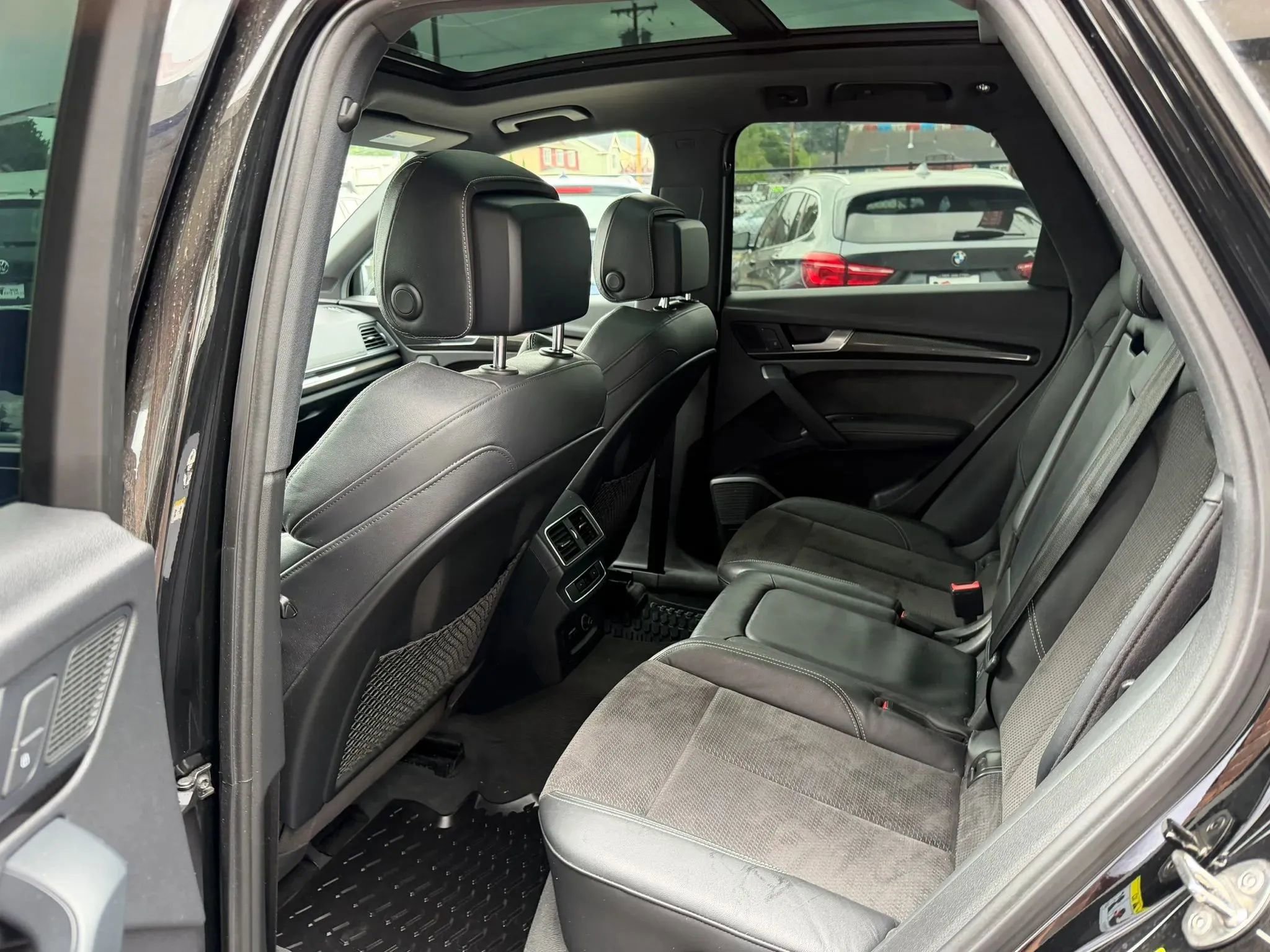 Used 2019 Audi SQ5 Premium Plus w/ Premium Plus Package AWD/4WD image 11