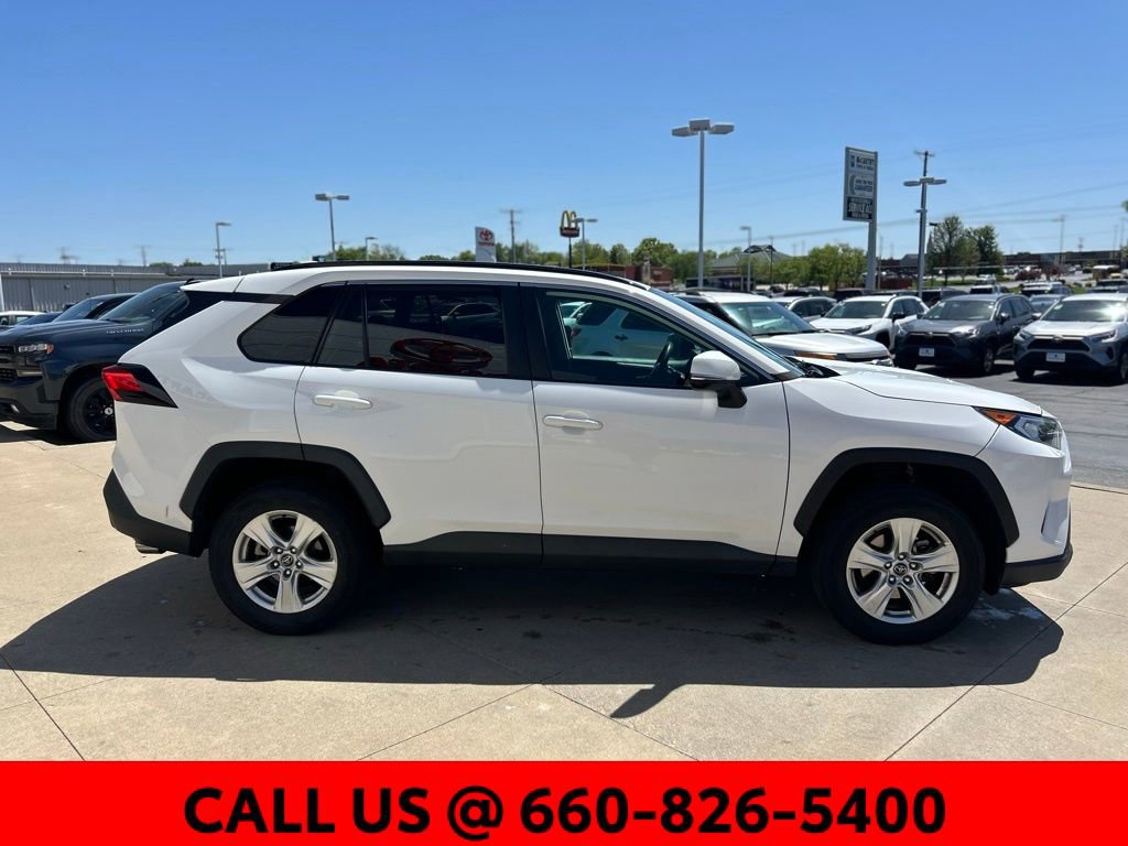 Used 2021 Toyota RAV4 XLE w/ Carpet Mat Package (TMS) AWD/4WD image 4