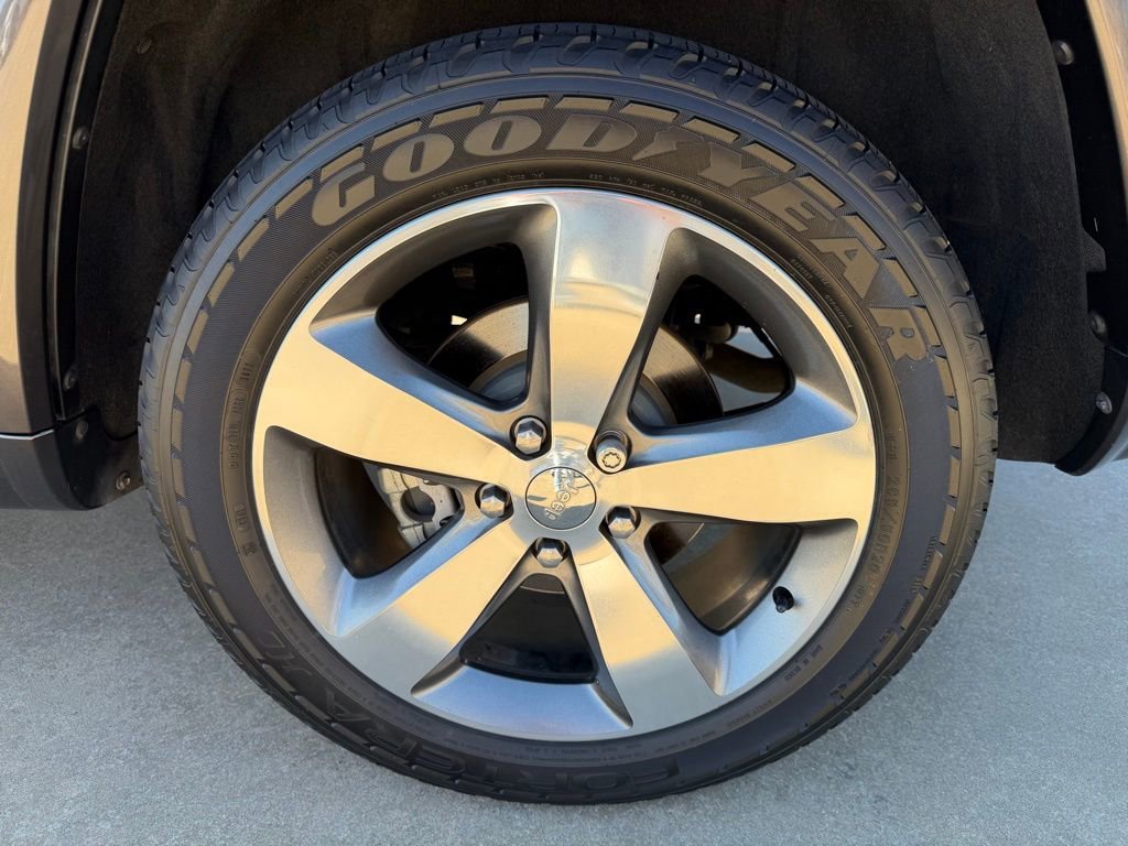 Used 2015 Jeep Grand Cherokee Overland image 9