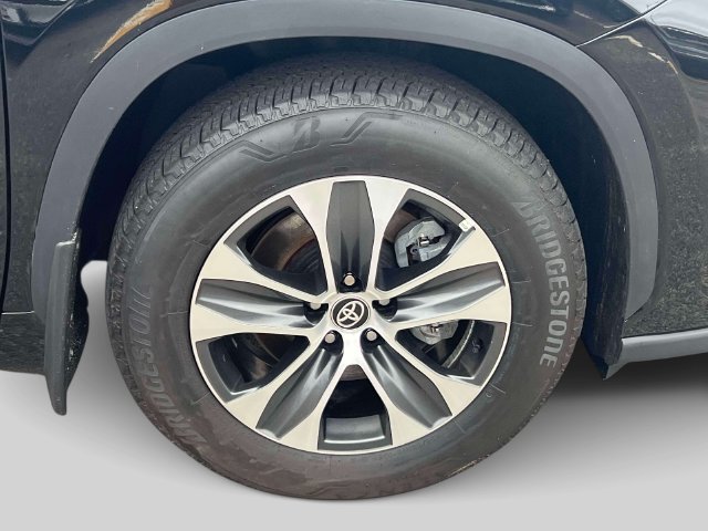 Used 2026 Toyota Highlander XLE AWD/4WD image 14