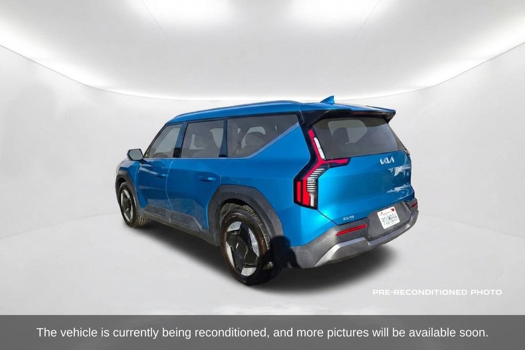 Used 2025 Kia EV9 Wind AWD/4WD image 8