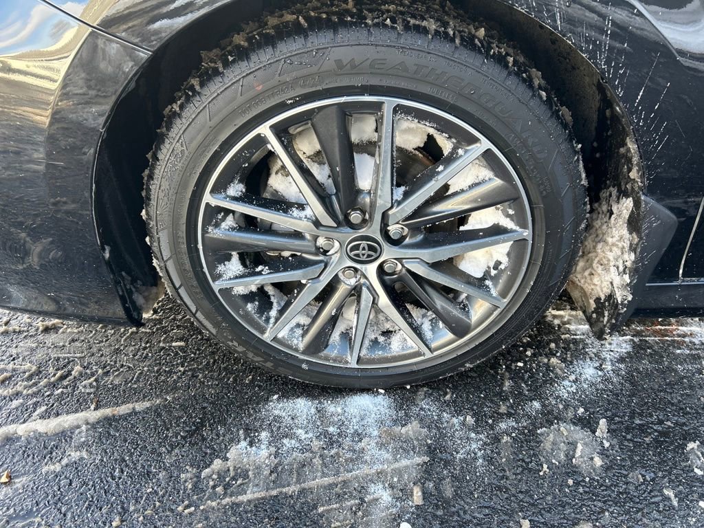 Used 2022 Toyota Camry XLE image 9