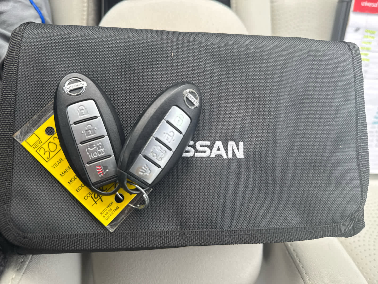 Used 2017 Nissan Leaf SV w/ Premium Package image 25