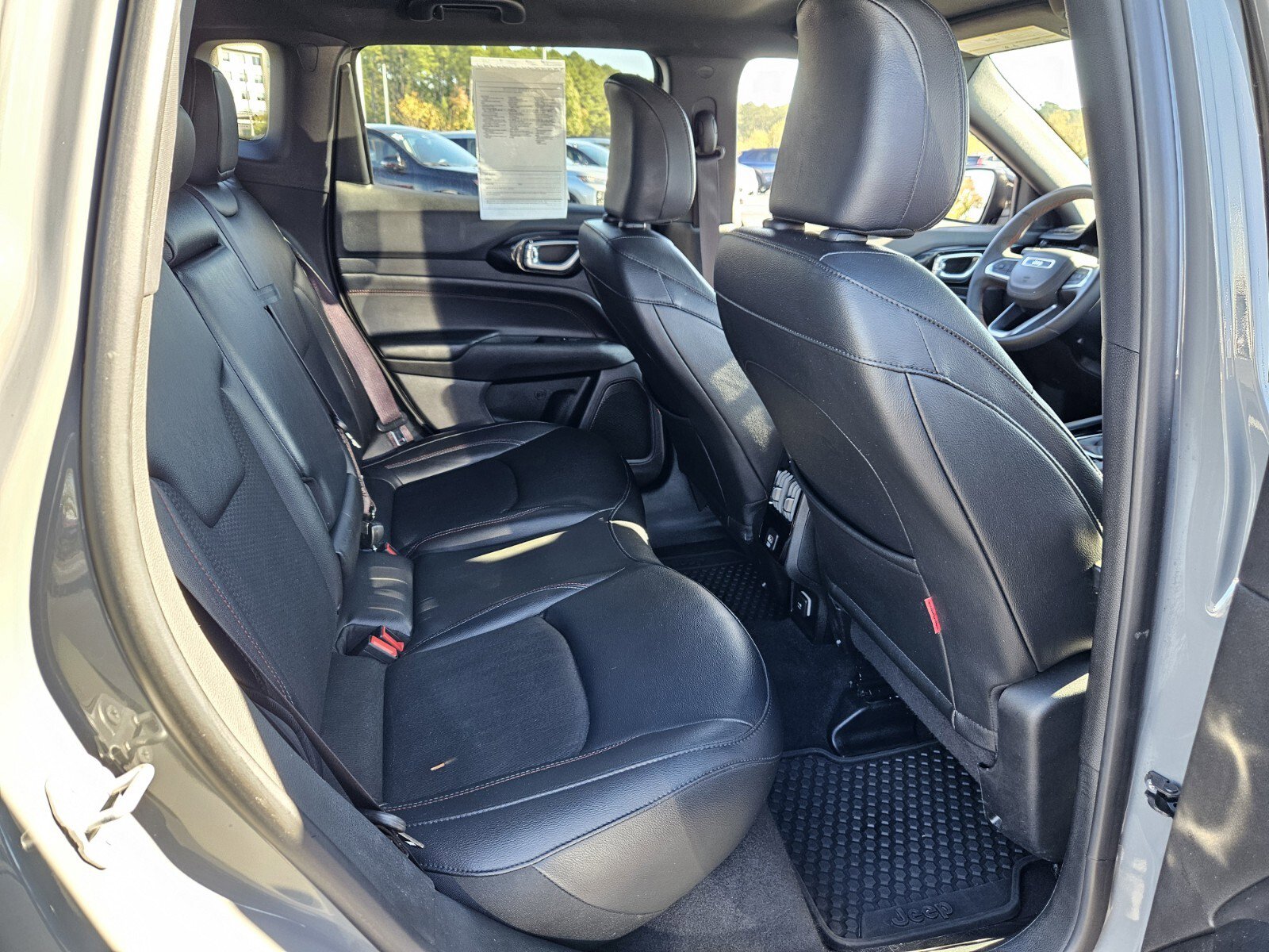 Used 2024 Jeep Compass Trailhawk image 15