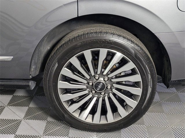 Used 2021 Lincoln Navigator Reserve w/ Luxury Package image 7