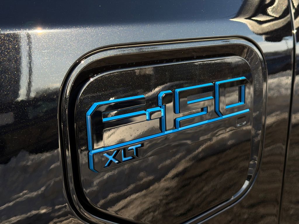 Used 2025 Ford F150 Lightning XLT image 13