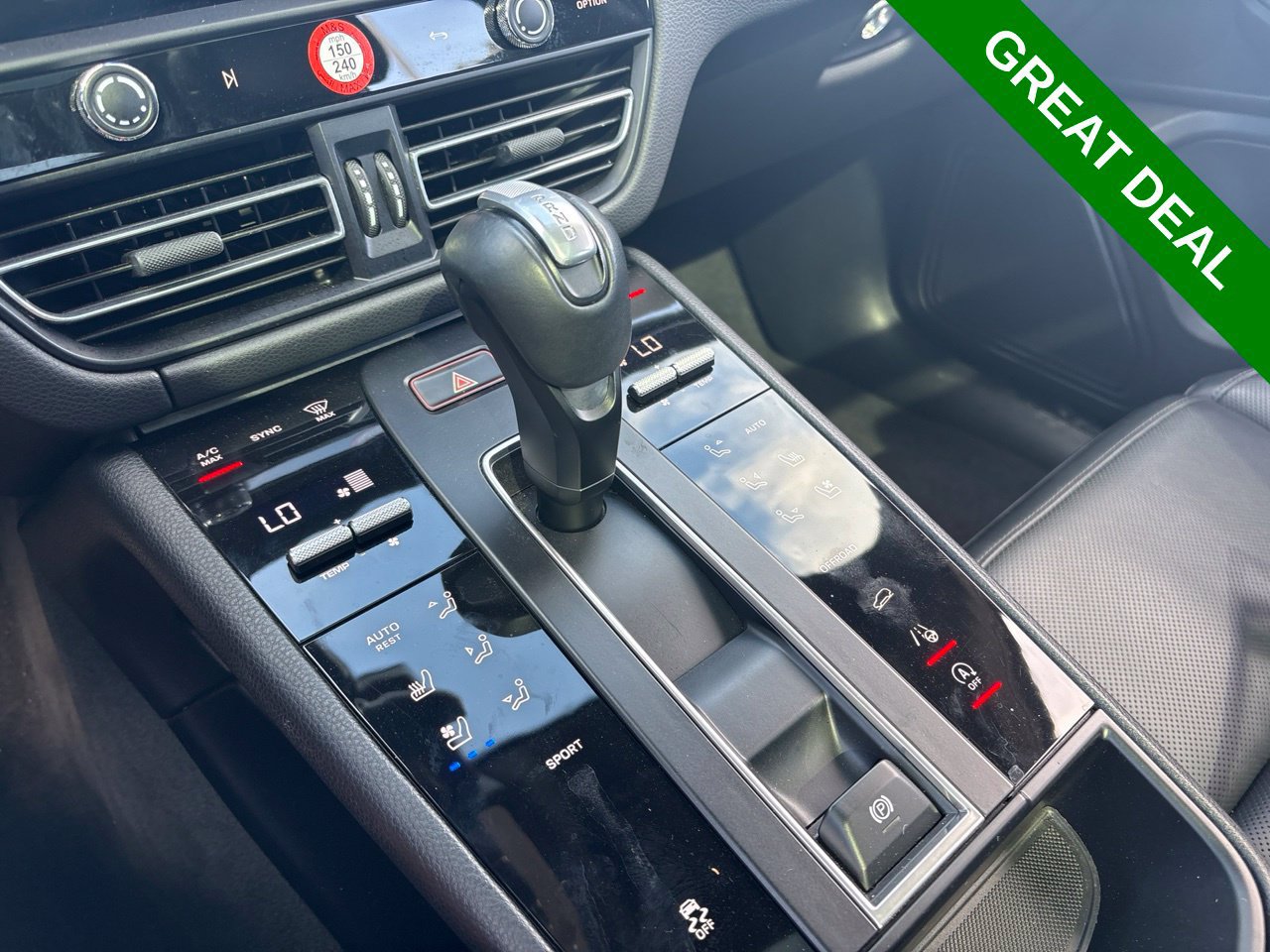 Used 2024 Porsche Macan w/ Premium Plus Package AWD/4WD image 21
