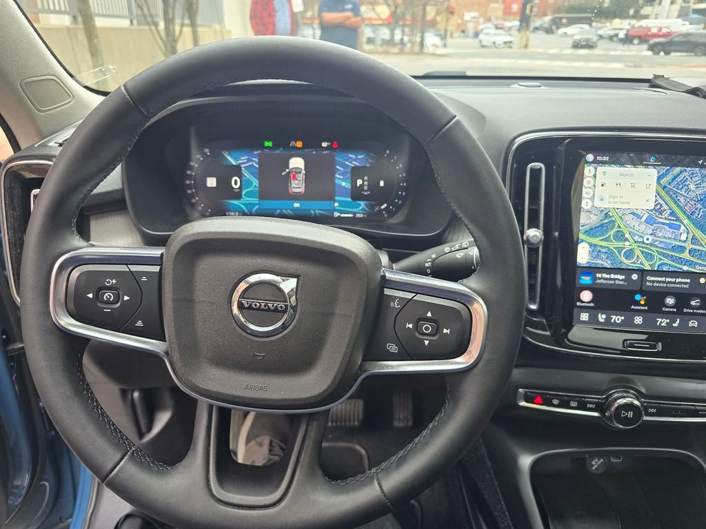 Used 2023 Volvo XC40 B5 Plus w/ Driver Assist Package image 9