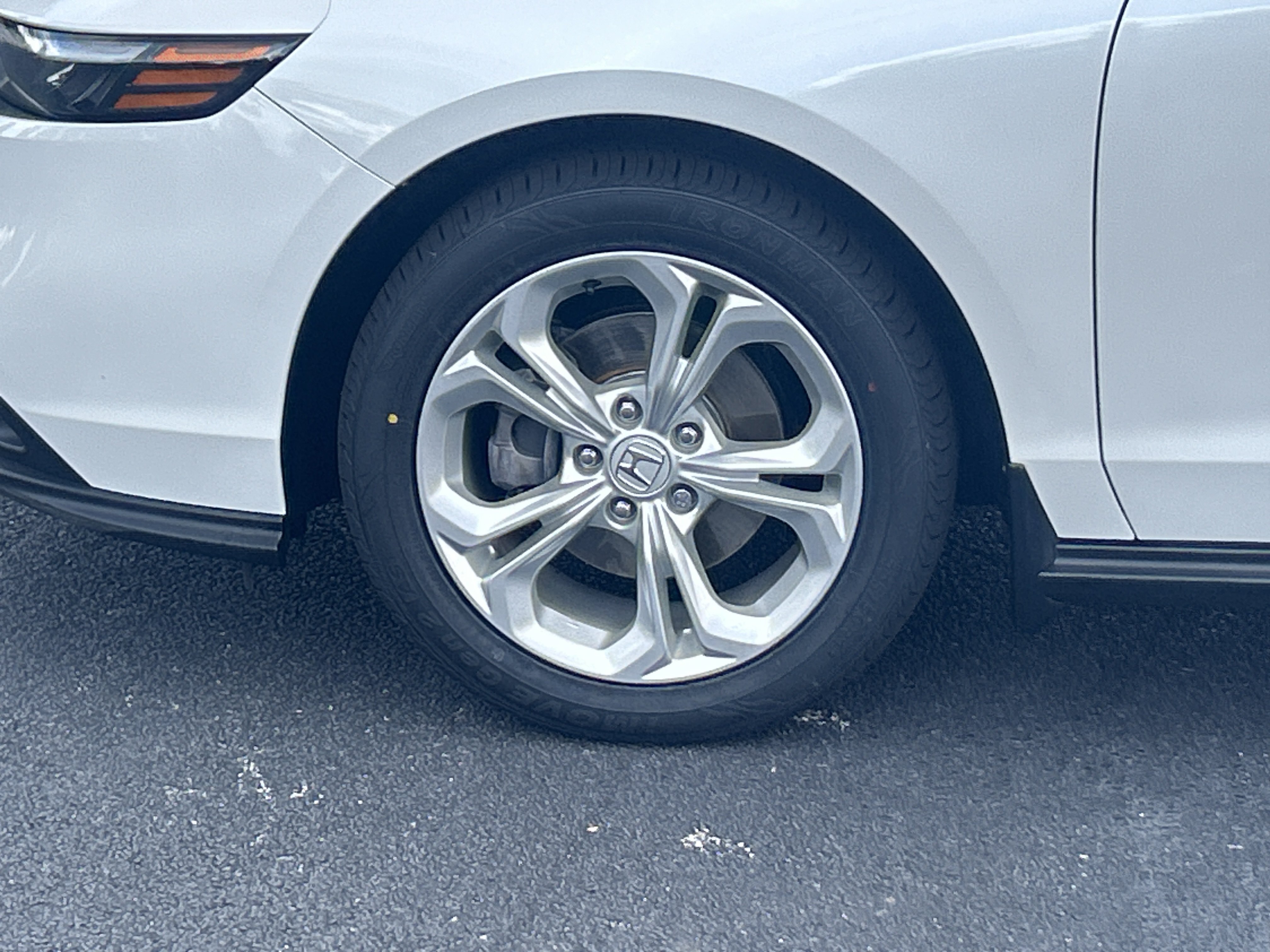 Certified 2024 Honda Accord LX image 32