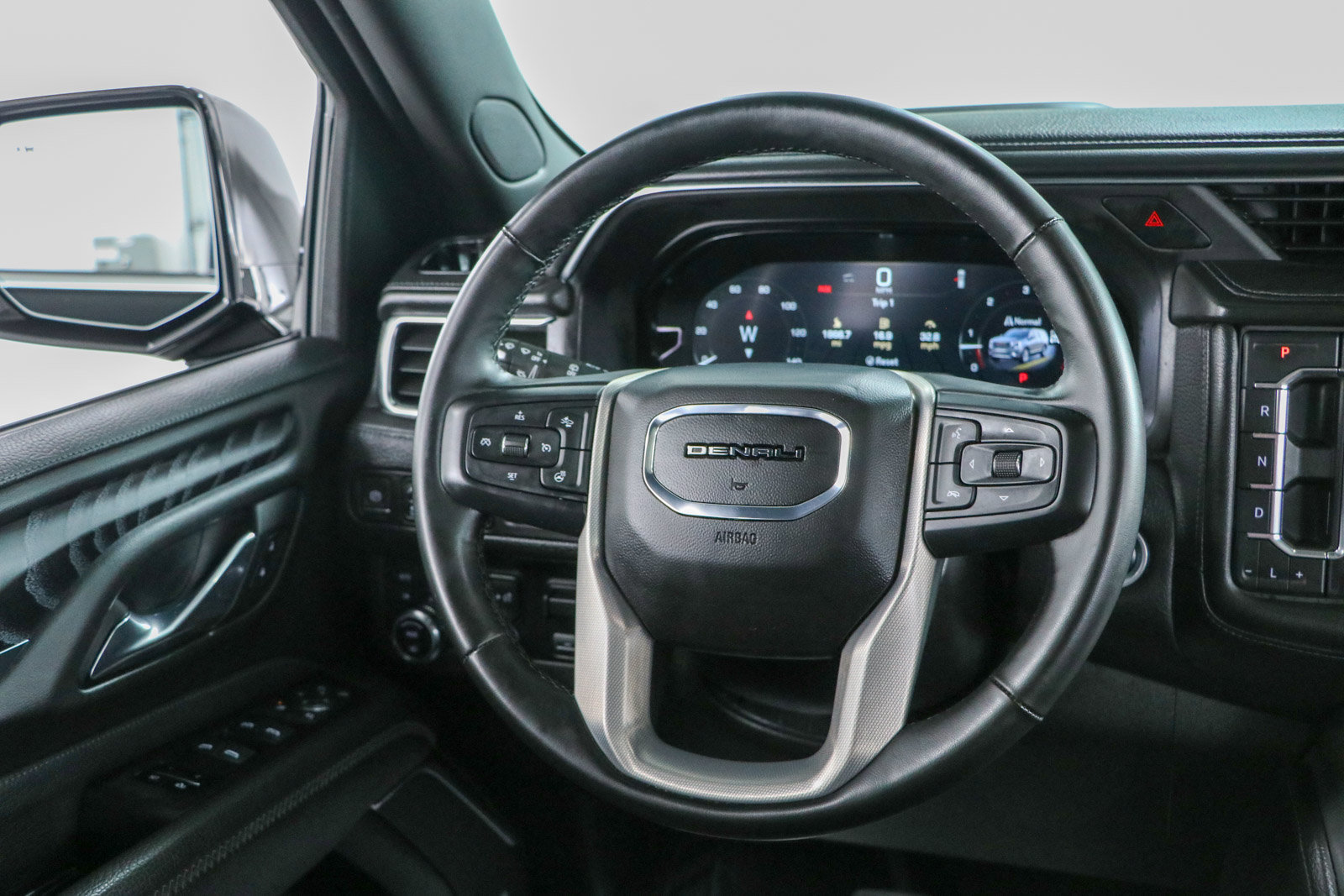 Used 2023 GMC Yukon Denali w/ Max Trailering Package AWD/4WD image 13