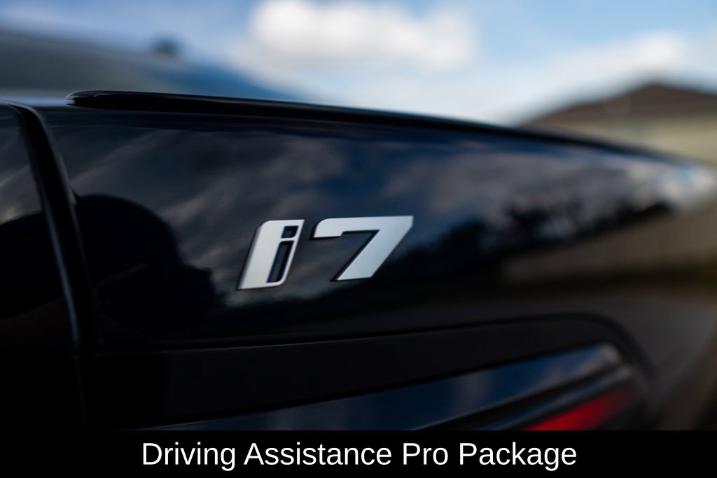 Certified 2024 BMW i7 xDrive60 w/ Executive Package AWD/4WD image 8