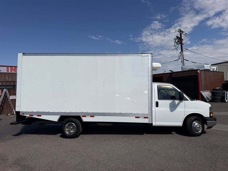 Used 2022 Chevrolet Express 3500 w/ Power Convenience Package RWD image 2