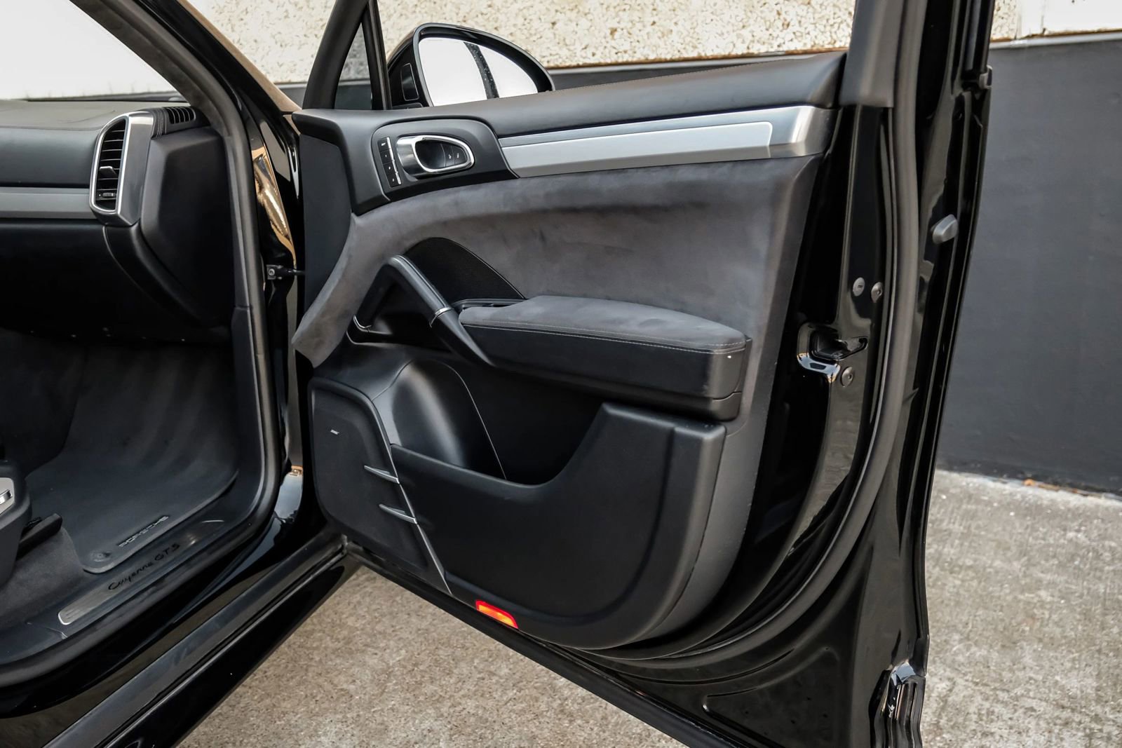 Used 2018 Porsche Cayenne GTS w/ Premium Package Plus image 48