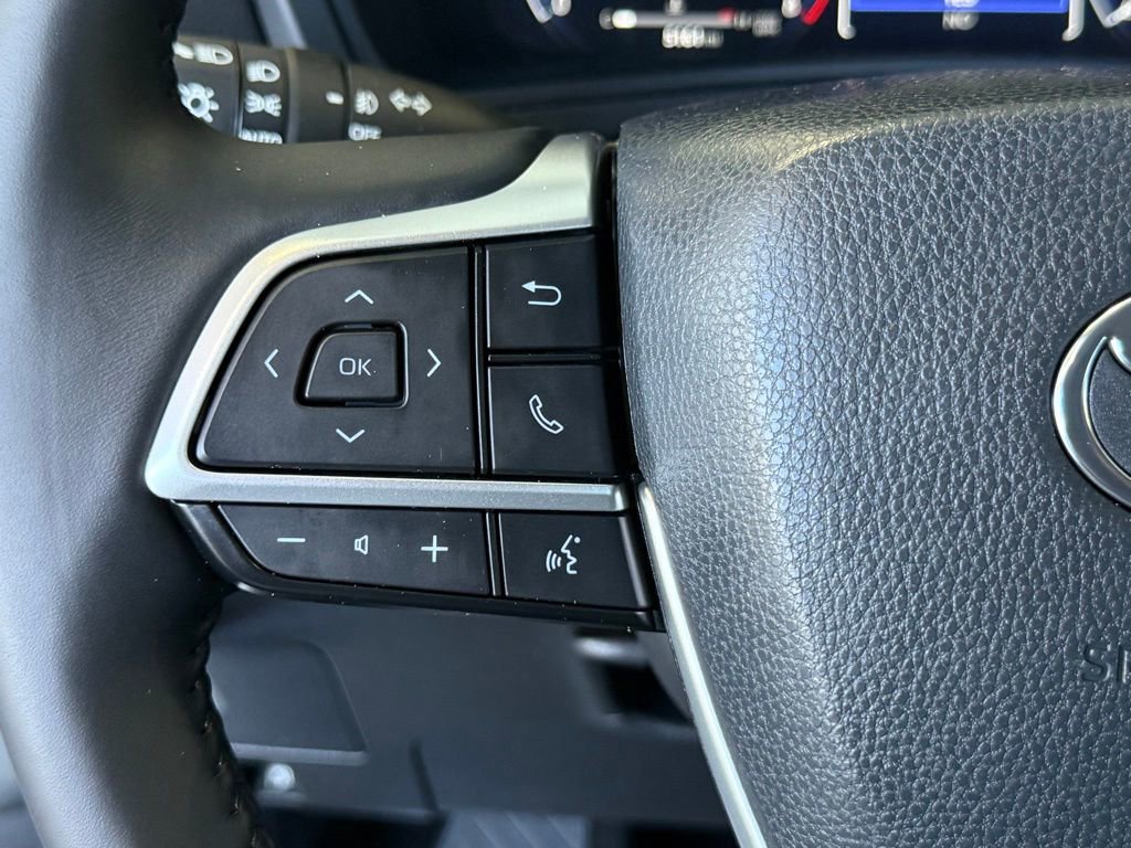 Used 2024 Toyota Grand Highlander Limited image 23