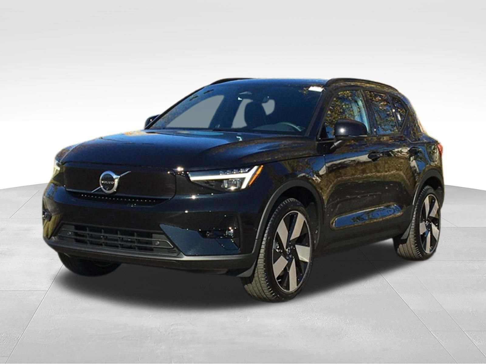 New 2024 Volvo XC40 Recharge Plus w/ Protection Package Premier RWD image 39