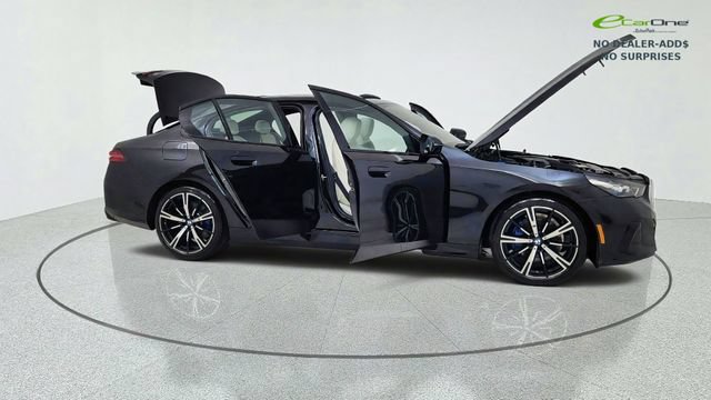 Used 2027 BMW 530i w/ M Sport Package RWD image 20