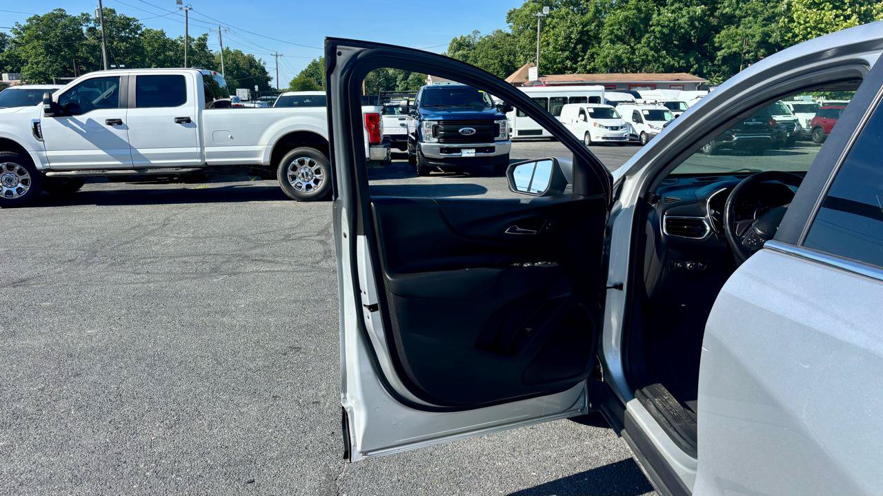 Used 2021 Chevrolet Equinox LT w/ Driver Convenience Package FWD image 12