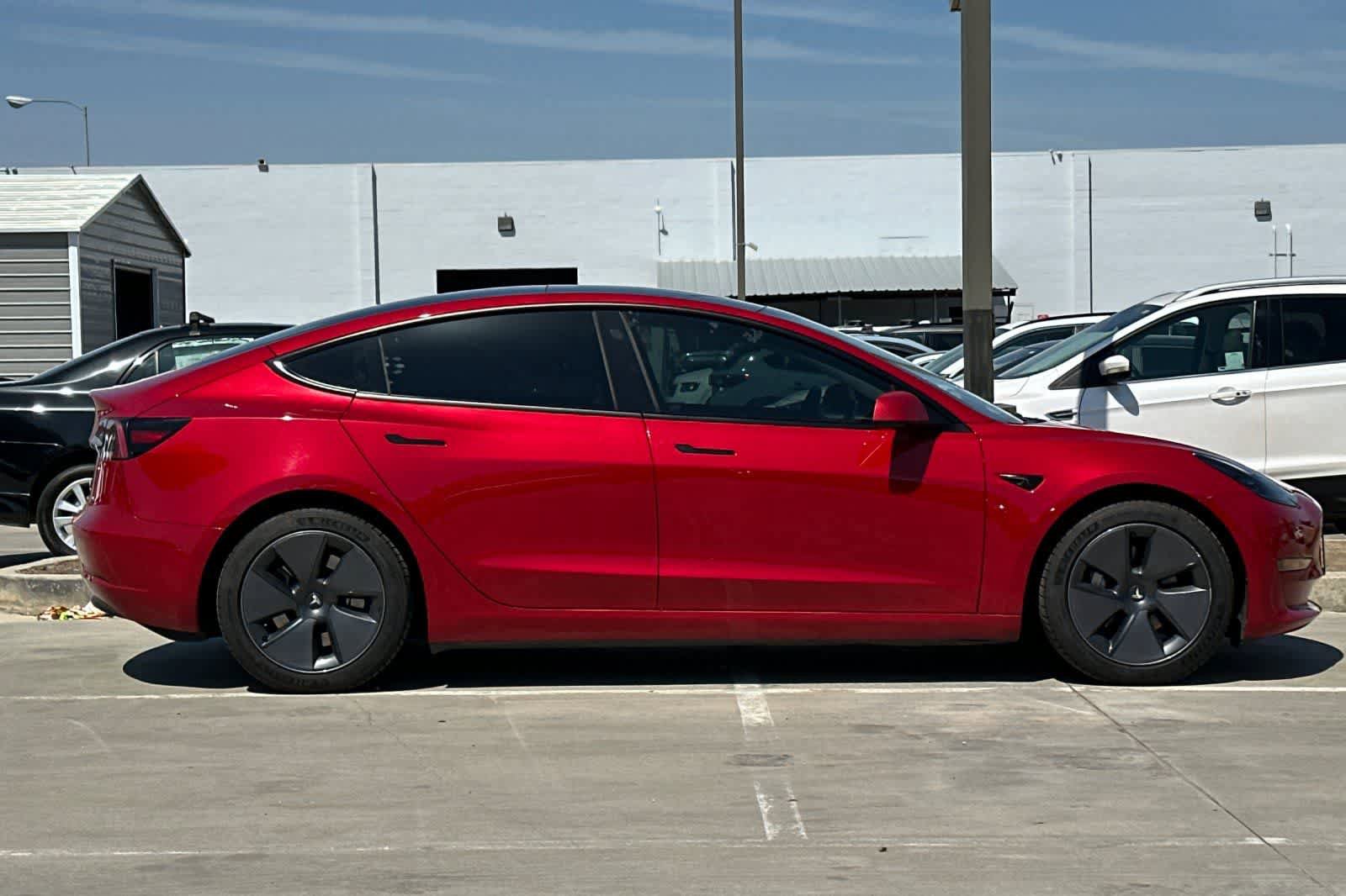 Used 2023 Tesla Model 3 Standard Range RWD image 9