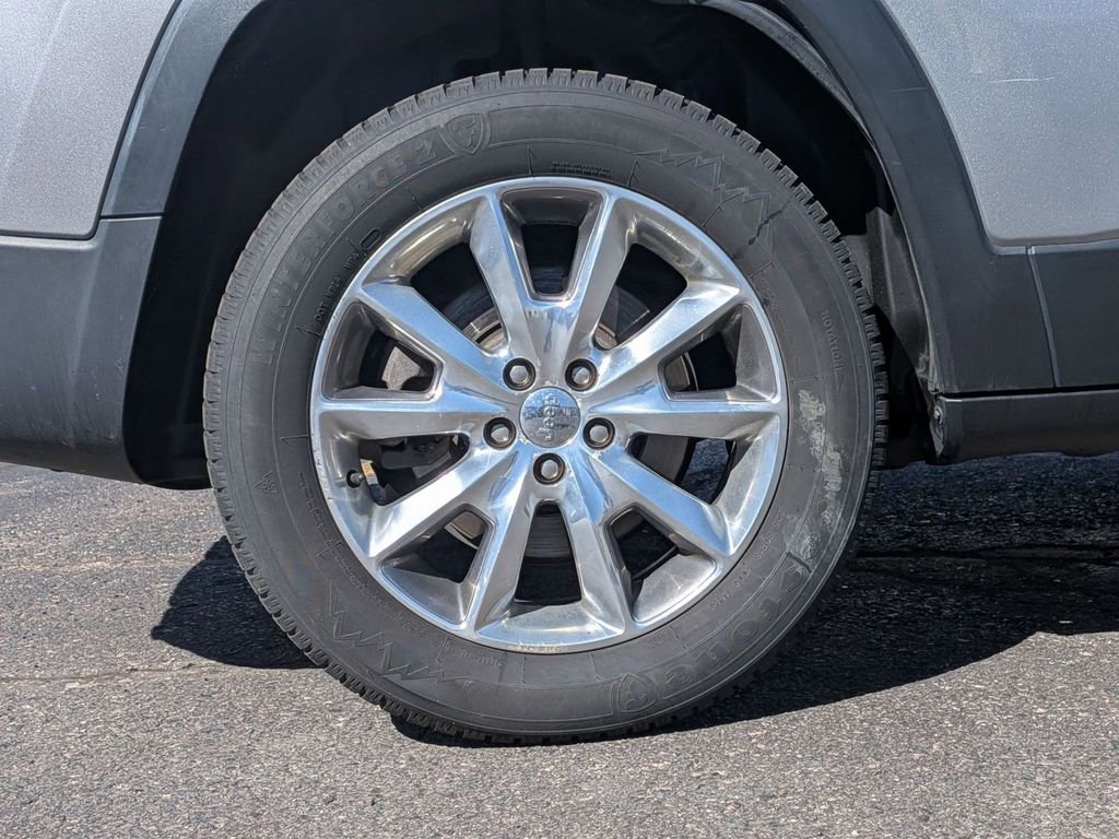 Used 2014 Jeep Cherokee Limited w/ Luxury Group AWD/4WD image 12