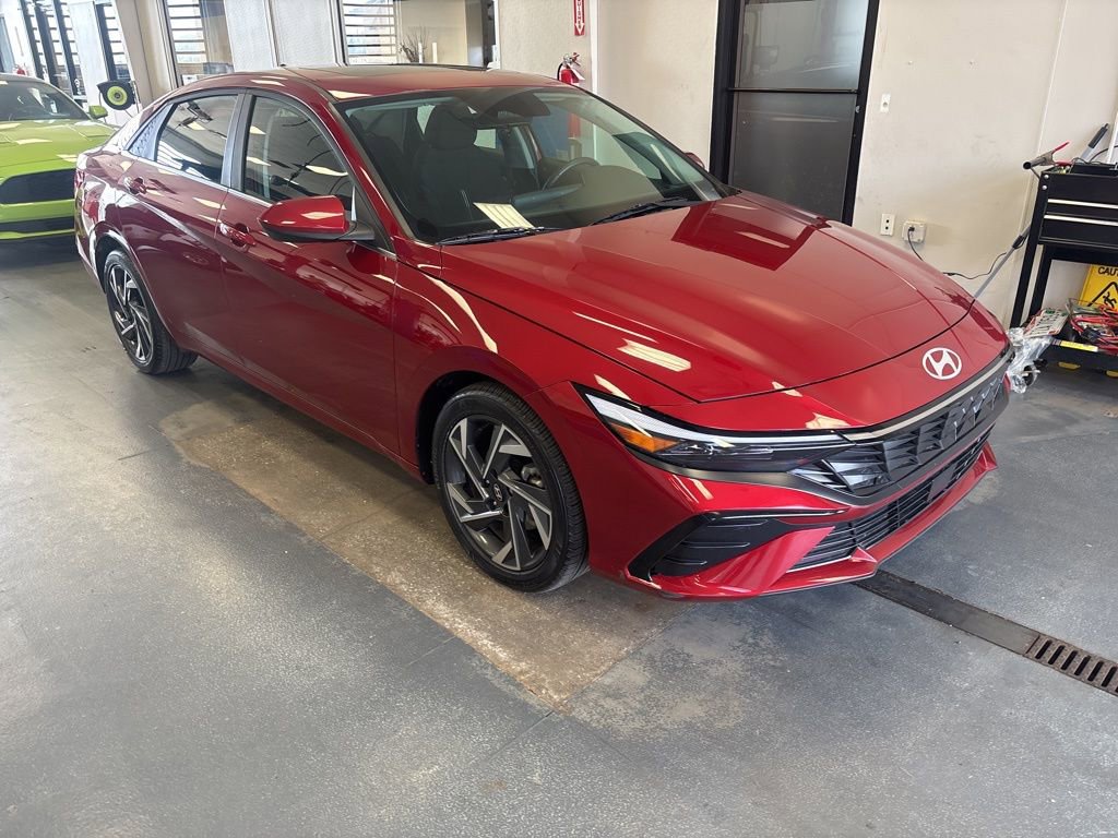 Used 2024 Hyundai Elantra SEL w/ Convenience Package image 1