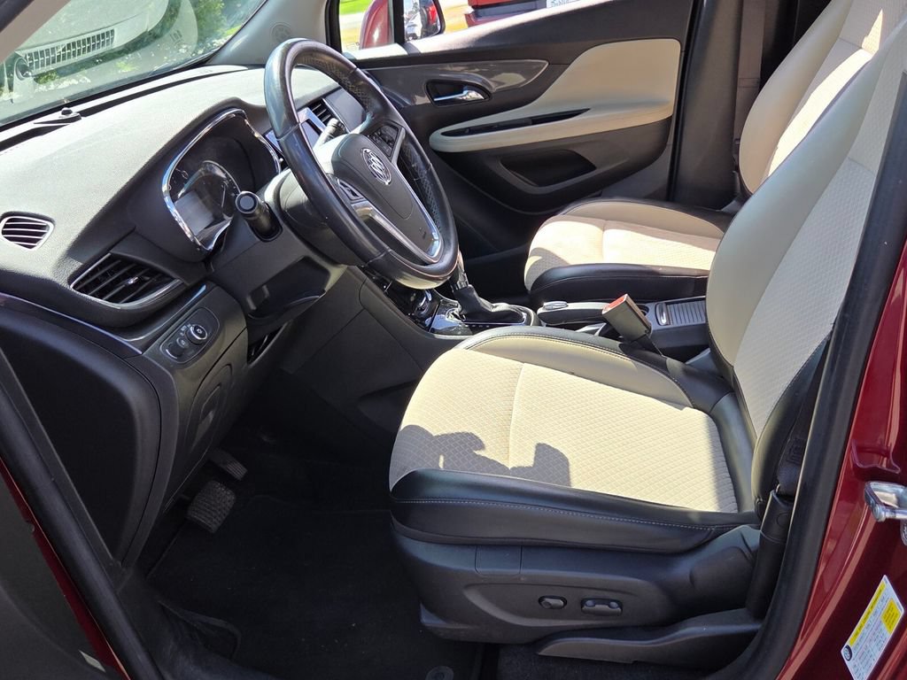 Certified 2022 Buick Encore Preferred w/ Safety Package AWD/4WD image 3