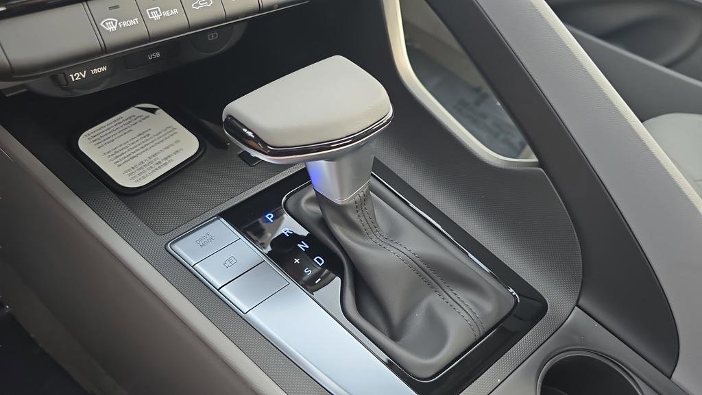 New 2026 Hyundai Elantra Sport FWD image 16