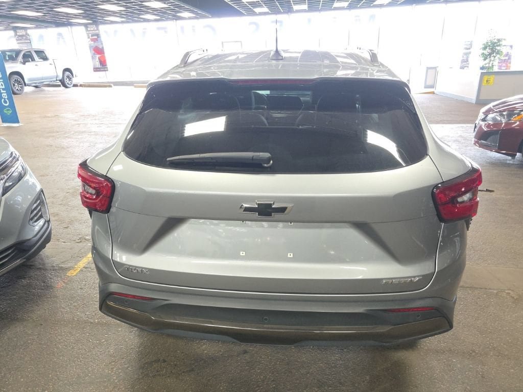 Used 2025 Chevrolet Trax ACTIV w/ Driver Confidence Package FWD image 3