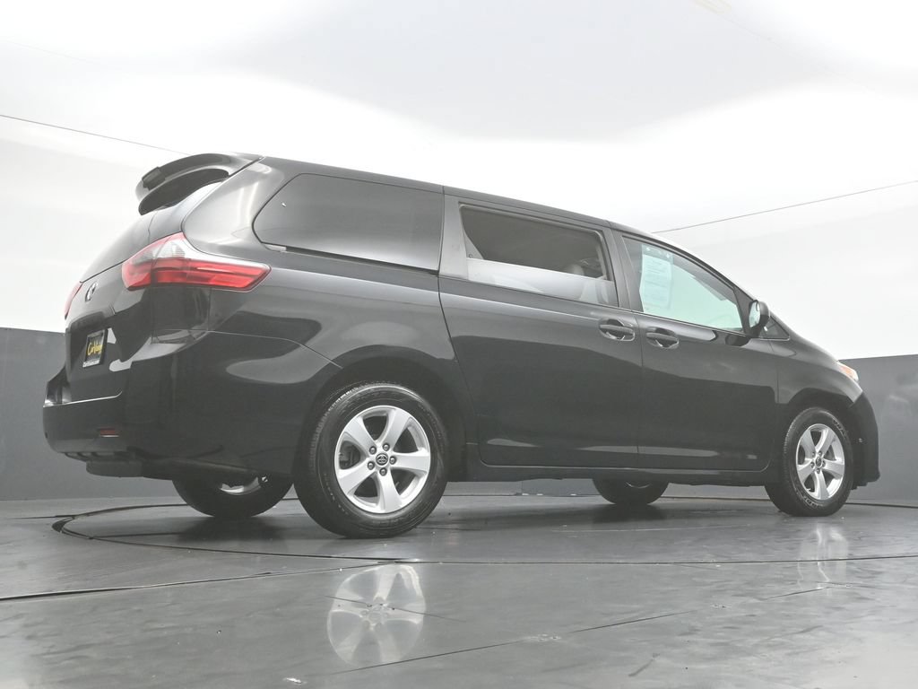 Used 2020 Toyota Sienna L FWD image 47