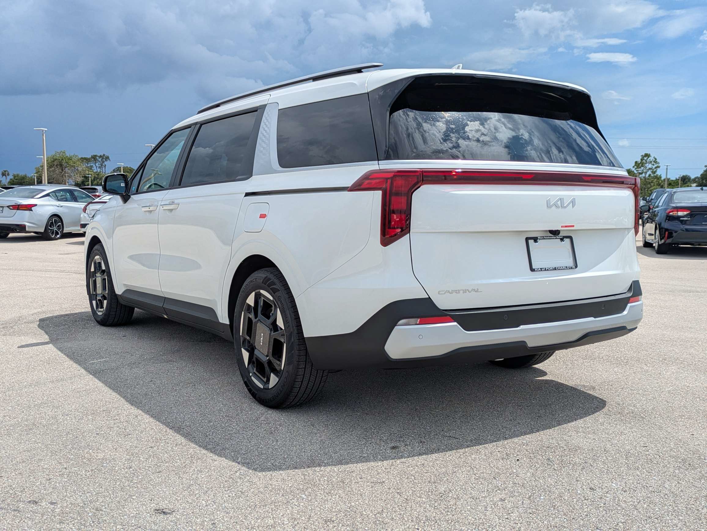 New 2026 Kia Carnival EX FWD image 6