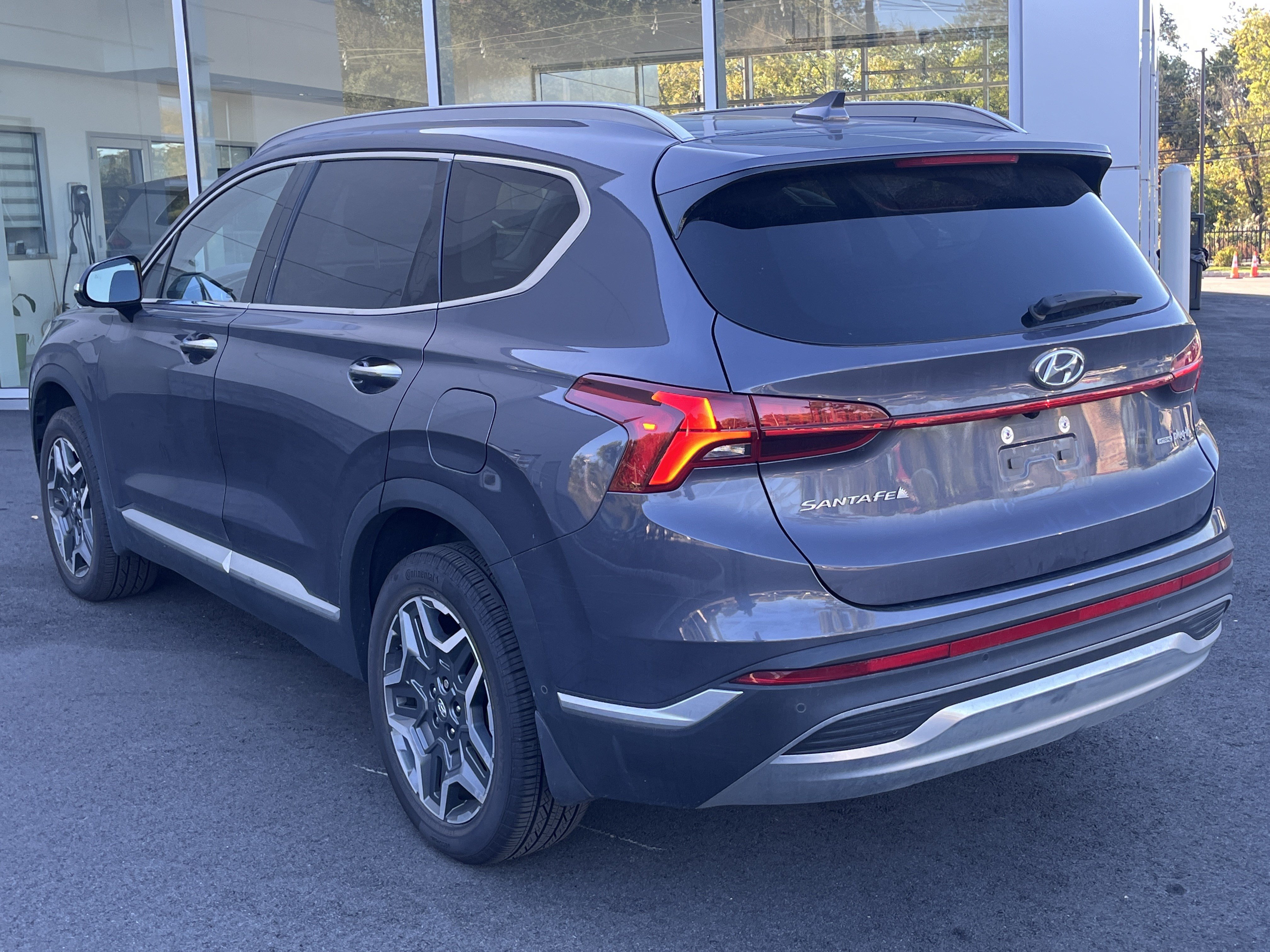 Used 2022 Hyundai Santa Fe Limited AWD/4WD image 4