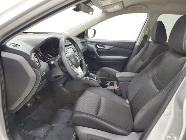 Used 2020 Nissan Rogue SV image 19