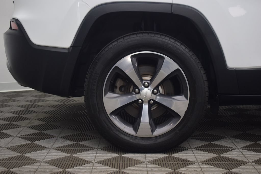 Used 2019 Jeep Cherokee Limited AWD/4WD image 29