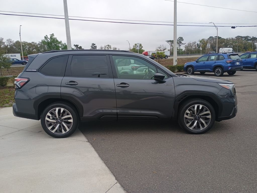 Used 2025 Subaru Forester Touring image 4