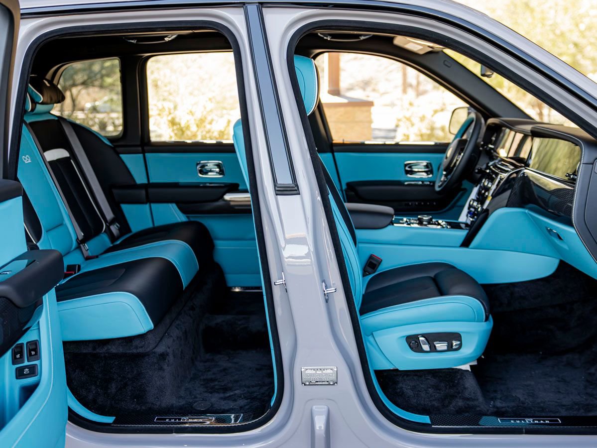 Certified 2025 Rolls-Royce Cullinan Black Badge image 31