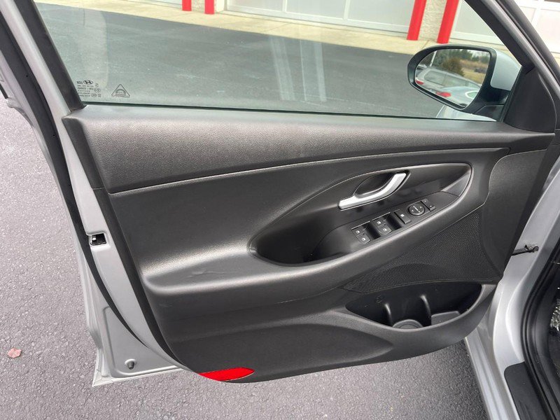 Used 2020 Hyundai Elantra GT w/ Style Package 02 FWD image 18