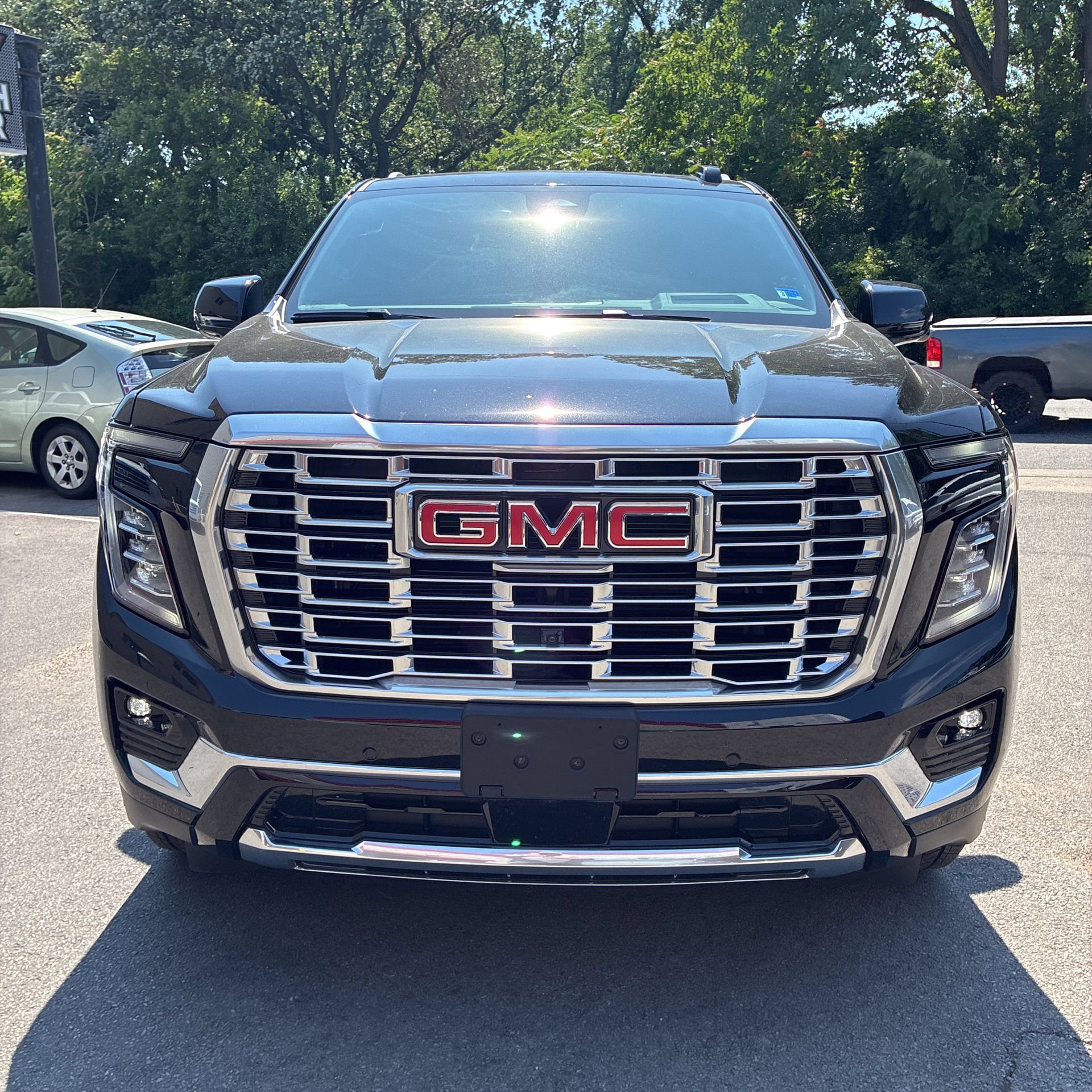 Used 2026 GMC Yukon XL Denali RWD image 6