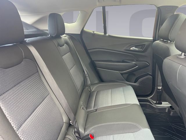 Used 2025 Chevrolet Trax LT w/ Sunroof Package FWD image 18