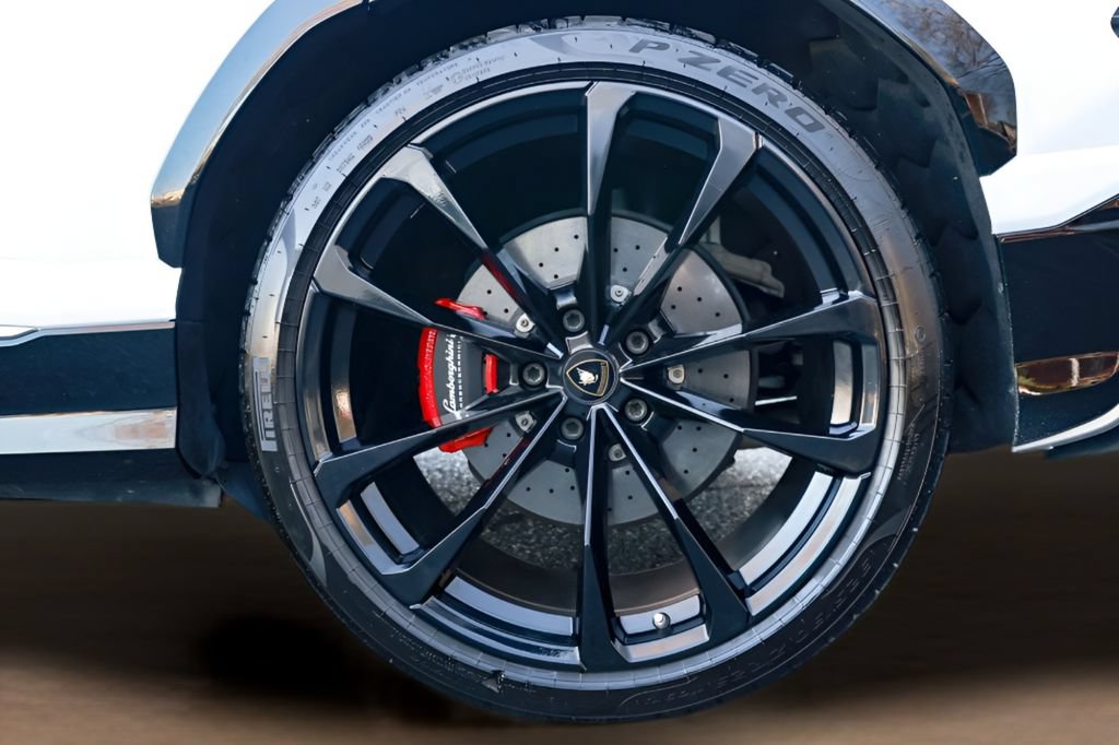 Used 2023 Lamborghini Urus S AWD/4WD image 43