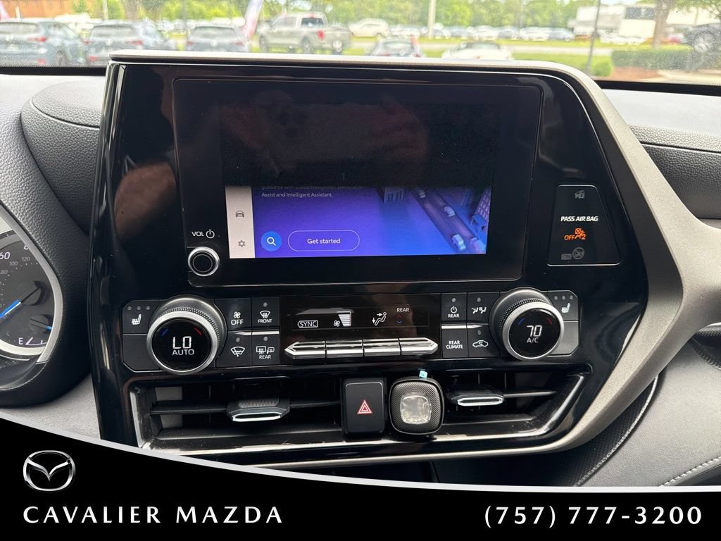 Used 2023 Toyota Highlander XLE AWD/4WD image 19